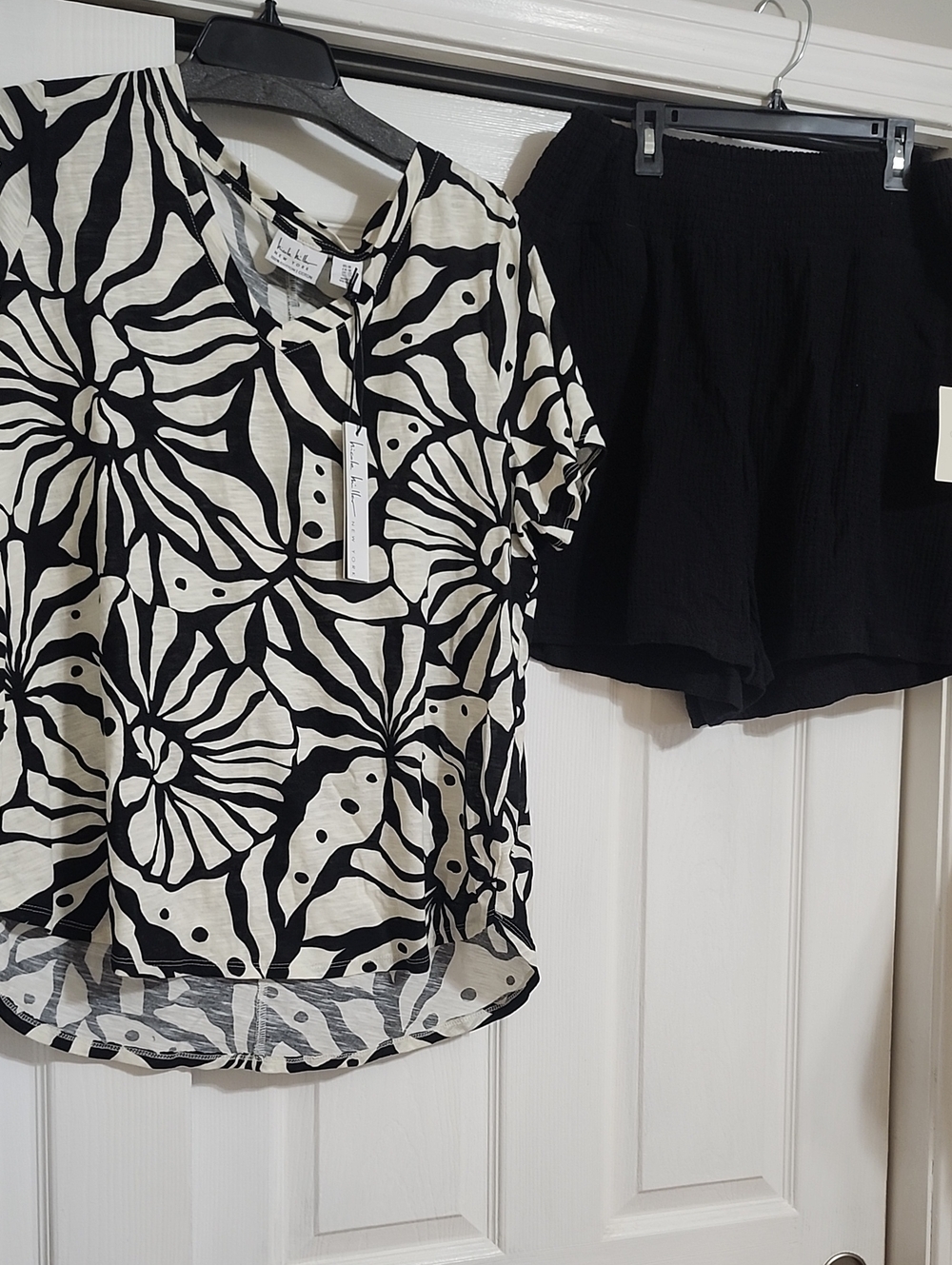 Cynthia Rowley Black High Waist Shorts And Nicole Miller Top